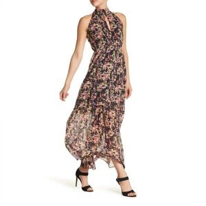$250 Walter Baker
Ashton Water Flower
MaxiDress Size 4 Floral Prairie
Halter